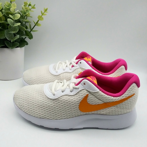 NIKE Tanjun Womens Sneakers - Picture 1 of 9